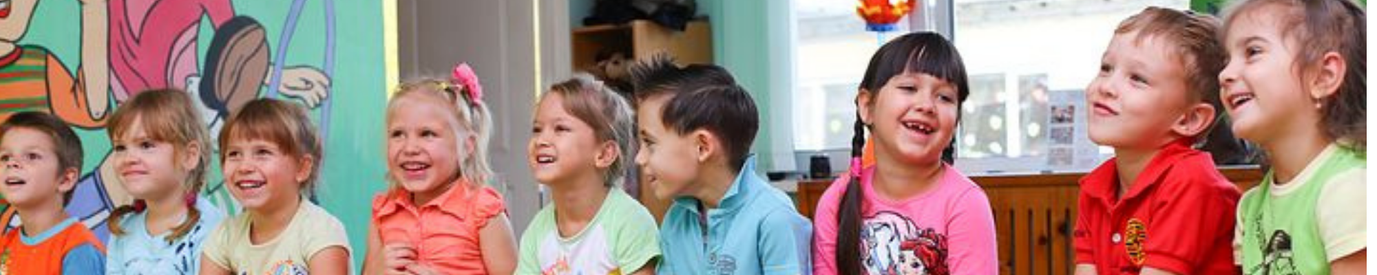 Photo d'enfants assis ensemble