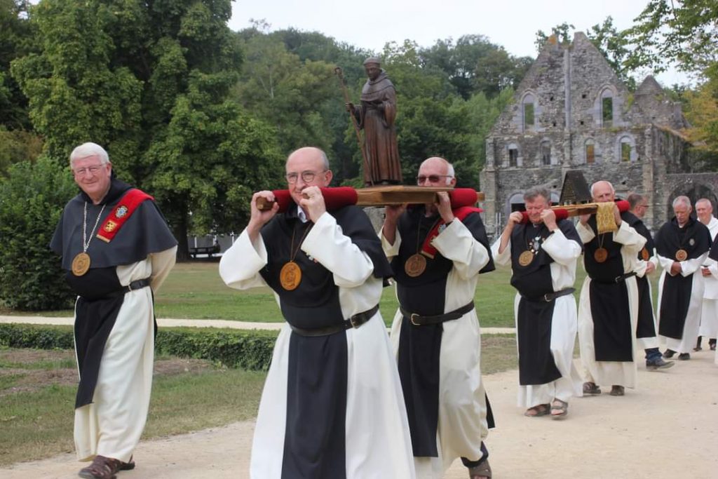 Photo de la procession de la 41e fête de la Saint Bernard à l'abbaye de Villers la Ville