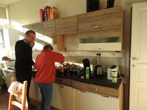 Préparation du repas pour la table ouverte à Tubize