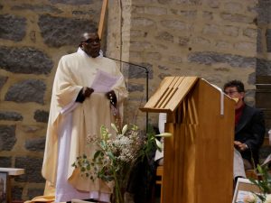 Nombreux remerciements exprimés à Mgr Hudsyn lors de la messe d'action de grâce du 4 février 2024 à Nivelles.