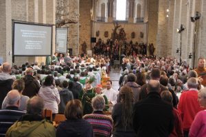 photo de l'assemblée vicariale dans la collégiale de Nivelles en 2019