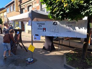 stand de la paroisse de Court-Saint-Etienne lors de la braderie - juin 2024