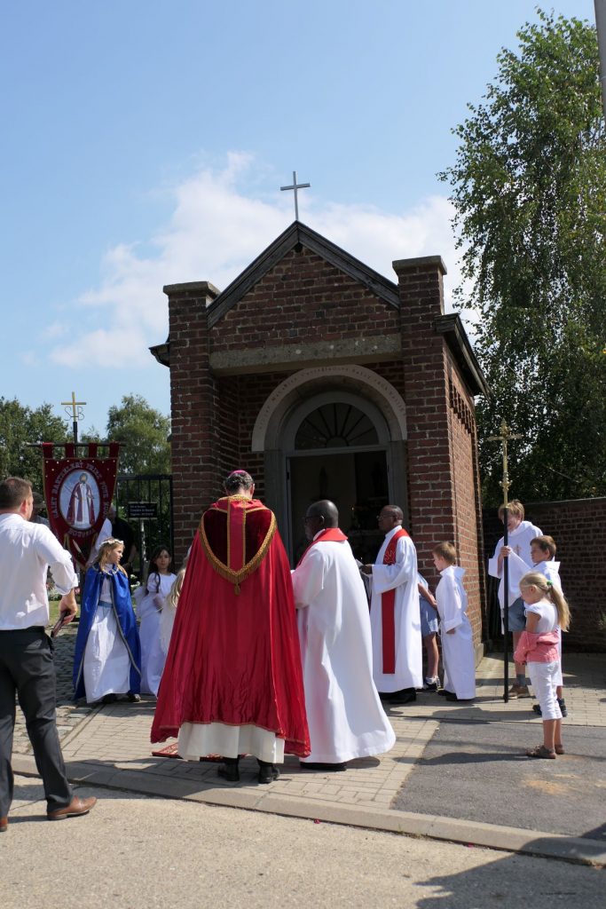 Halte spirituelle sur le trajet du Tour Saint Barthélémy à Bousval en 2024