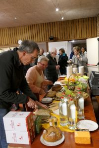 Photo du repas pour la clôture du temps pour la création