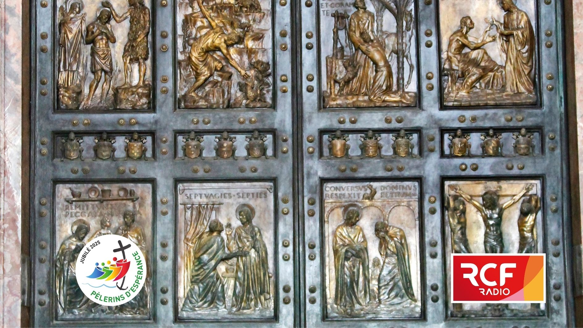 Photo de la porte de la basilique Saint Pierre de Rome, qui sera ouverte au début du Jubilé 2025