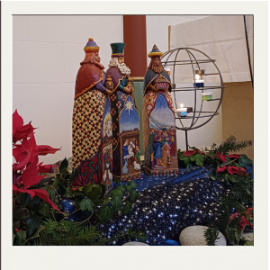 photo des trois rois mages dans la chapelle du Vicariat