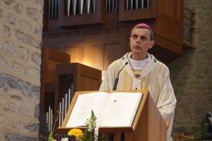 Devenez des pèlerins d'Espérance - photo de Mgr Terlinden à la messe chrismale 2025
