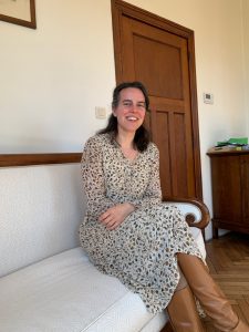 Portrait d'Amélie Ranjard - 2025. Elle témoigne de la force de la prière des mères.