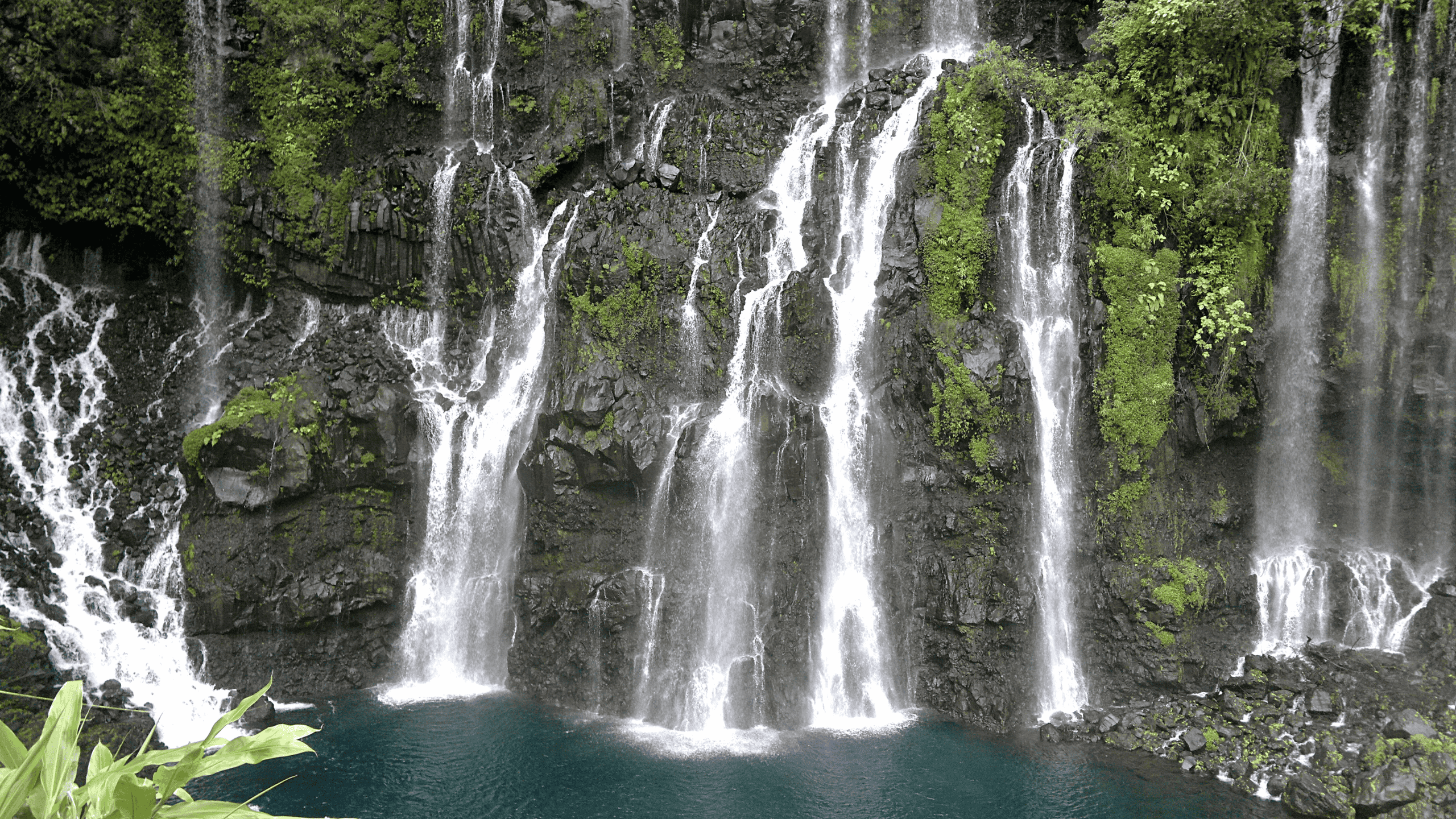 Photo d'une magnifique cascade, elle symbolise la source à laquelle puiser - Dieu - pour nourrir sa mission, notamment auprès des malades.