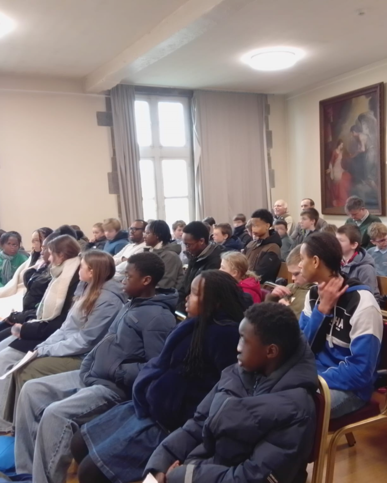 Journée des acolytes: photo du temps de formation sur la vocation et le sens de la messe.